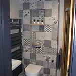 Lägenhet Enjoyharrachov - Atraktivni Klidny Klimatizovany 20 V Centru Harrachova S Parkovanim, Wifi-wlan, Sat, Herni Konzoli, Ipad, Netflix Zdarma, Moznosti Dobijeni Auta, Vyhledem Do Zahrady A Na Kostelik Jen 150m Od Lanovky *