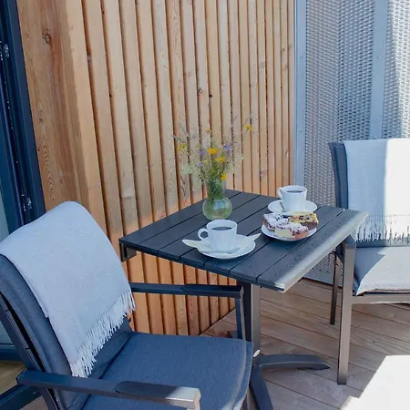 Enjoyharrachov - Atraktivni Klidny Klimatizovany 20 V Centru Harrachova S Parkovanim, Wifi-wlan, Sat, Herni Konzoli, Ipad, Netflix Zdarma, Moznosti Dobijeni Auta, Vyhledem Do Zahrady A Na Romanticky Kostelik Harrachov