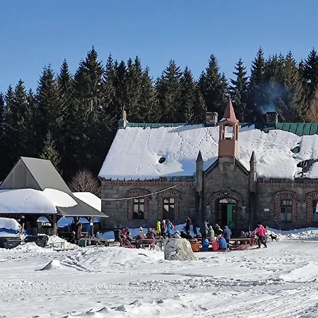 Enjoyharrachov - Atraktivni Klidny Klimatizovany 20 V Centru S Terasou A Parkovanim, Wifi-wlan, Sat, Herni Konzoli, Ipad, Netflix Zdarma, Moznosti Dobijeni Auta, Vyhledem Do Zahrady A Na Kostelik Jen 150m Od Lanovky Lejlighed Harrachov