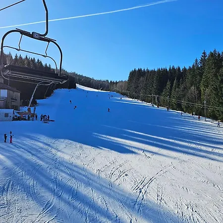 Enjoyharrachov - Atraktivni Klidny Klimatizovany 20 V Centru S Terasou A Parkovanim, Wifi-wlan, Sat, Herni Konzoli, Ipad, Netflix Zdarma, Moznosti Dobijeni Auta, Vyhledem Do Zahrady A Na Kostelik Jen 150m Od Lanovky アパート *