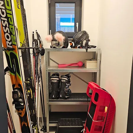 Enjoyharrachov - Atraktivni Klidny Klimatizovany 20 V Centru Harrachova S Parkovanim, Wifi-wlan, Sat, Herni Konzoli, Ipad, Netflix Zdarma, Moznosti Dobijeni Auta, Vyhledem Do Zahrady A Na Romanticky Kostelik * Harrachov
