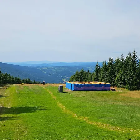 Enjoyharrachov - Atraktivni Klidny Klimatizovany 20 V Centru Harrachova S Parkovanim, Wifi-wlan, Sat, Herni Konzoli, Ipad, Netflix Zdarma, Moznosti Dobijeni Auta, Vyhledem Do Zahrady A Na Kostelik Jen 150m Od Lanovky *