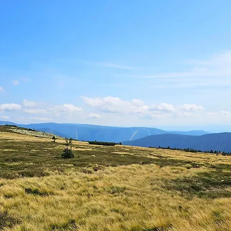 Διαμέρισμα Enjoyharrachov - Atraktivni Klidny Klimatizovany 20 V Centru S Terasou A Parkovanim, Wifi-wlan, Sat, Herni Konzoli, Ipad, Netflix Zdarma, Moznosti Dobijeni Auta, Vyhledem Do Zahrady A Na Kostelik Jen 150m Od Lanovky *