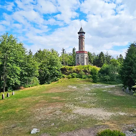 شقة Enjoyharrachov - Atraktivni Klidny Klimatizovany 20 V Centru Harrachova S Parkovanim, Wifi-wlan, Sat, Herni Konzoli, Ipad, Netflix Zdarma, Moznosti Dobijeni Auta, Vyhledem Do Zahrady A Na Kostelik Jen 150m Od Lanovky هاراشوف