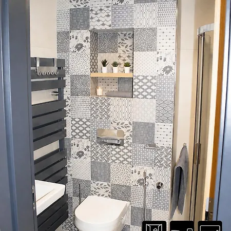 Enjoyharrachov - Atraktivni Klidny Klimatizovany 20 V Centru Harrachova S Parkovanim, Wifi-wlan, Sat, Herni Konzoli, Ipad, Netflix Zdarma, Moznosti Dobijeni Auta, Vyhledem Do Zahrady A Na Kostelik Jen 150m Od Lanovky * Harrachov