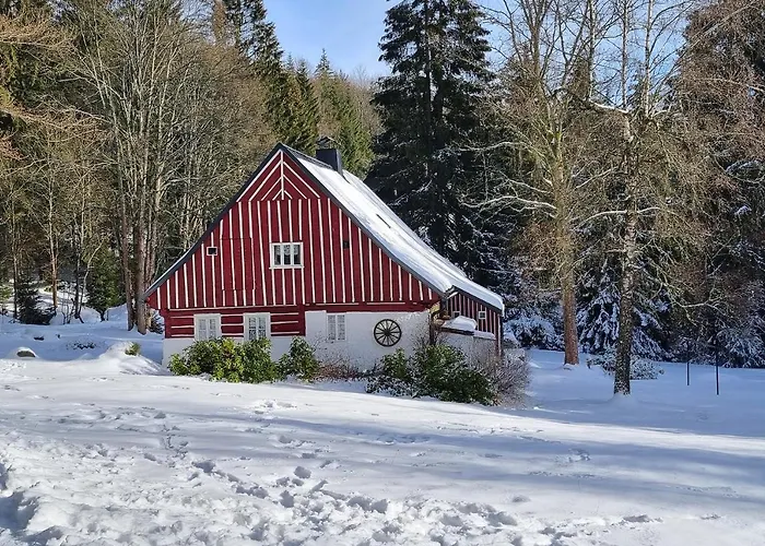 شقة Enjoyharrachov - Atraktivni Klidny Klimatizovany 20 V Centru Harrachova S Parkovanim, Wifi-wlan, Sat, Herni Konzoli, Ipad, Netflix Zdarma, Moznosti Dobijeni Auta, Vyhledem Do Zahrady A Na Kostelik Jen 150m Od Lanovky هاراشوف