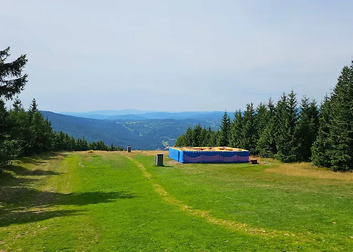 Enjoyharrachov - Atraktivni Klidny Klimatizovany 20 V Centru Harrachova S Parkovanim, Wifi-wlan, Sat, Herni Konzoli, Ipad, Netflix Zdarma, Moznosti Dobijeni Auta, Vyhledem Do Zahrady A Na Kostelik Jen 150m Od Lanovky *
