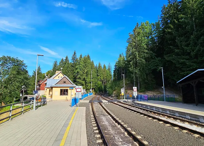 شقة Enjoyharrachov - Atraktivni Klidny Klimatizovany 20 V Centru Harrachova S Parkovanim, Wifi-wlan, Sat, Herni Konzoli, Ipad, Netflix Zdarma, Moznosti Dobijeni Auta, Vyhledem Do Zahrady A Na Kostelik Jen 150m Od Lanovky